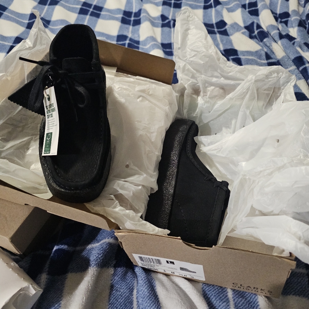 Clarks Wallabees Black Size 6